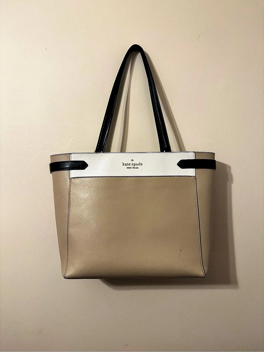 Kate Spade Tote Bag in Beige & White